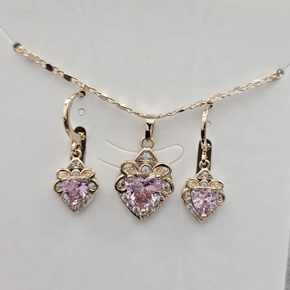 Jewelry Set. Heart Pink Zirconia. Necklace. Earrings. Gold Plated Alloy NWOT - Picture 4 of 4